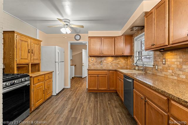 Builiding view fourteen for 17271 Hamilton, Allen Park, MI. 48101