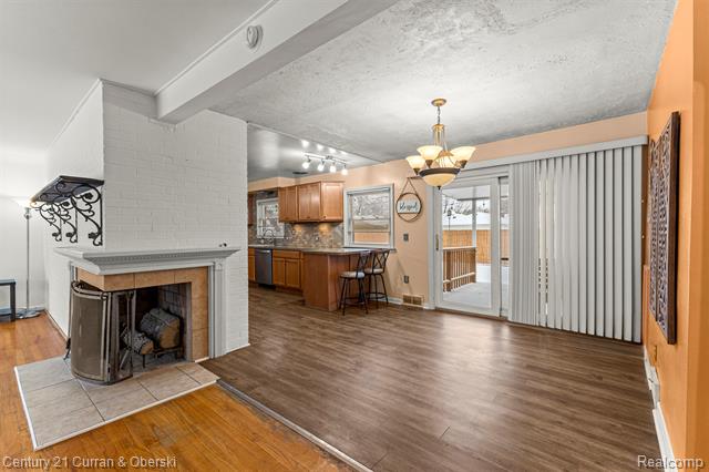 Builiding view nine for 17271 Hamilton, Allen Park, MI. 48101