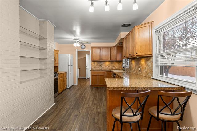 Builiding view thirteen for 17271 Hamilton, Allen Park, MI. 48101