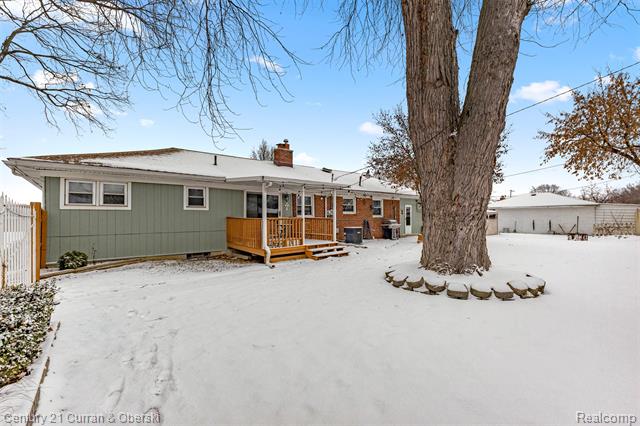 Builiding view thirty five for 17271 Hamilton, Allen Park, MI. 48101