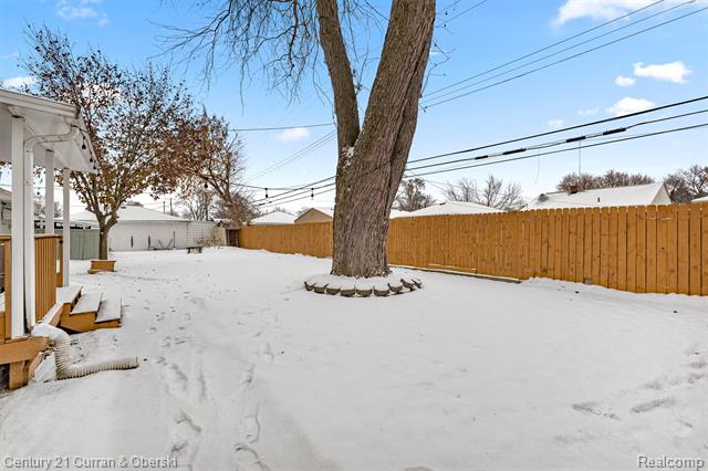 Builiding view thirty four for 17271 Hamilton, Allen Park, MI. 48101