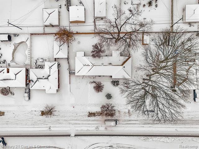 Builiding view thirty nine for 17271 Hamilton, Allen Park, MI. 48101