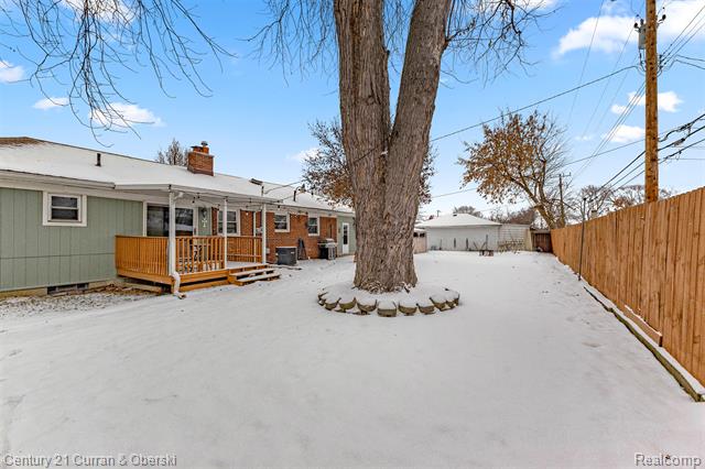 Builiding view thirty six for 17271 Hamilton, Allen Park, MI. 48101