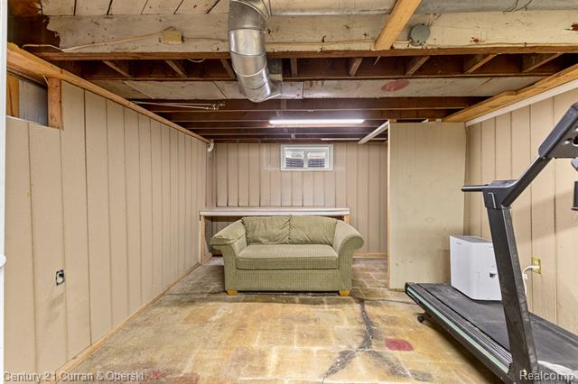 Builiding view thirty for 17271 Hamilton, Allen Park, MI. 48101