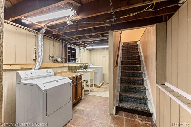 Builiding view twenty eight for 17271 Hamilton, Allen Park, MI. 48101