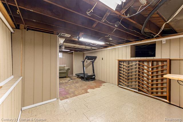 Builiding view twenty nine for 17271 Hamilton, Allen Park, MI. 48101