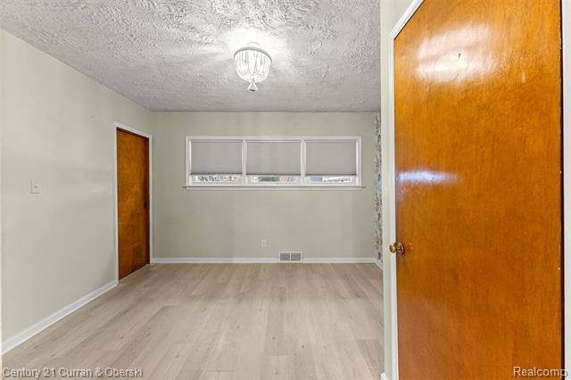 Builiding view twenty three for 17271 Hamilton, Allen Park, MI. 48101