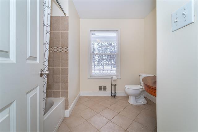 Builiding view eight for 21006 Annapolis, Dearborn Heights, MI. 48125