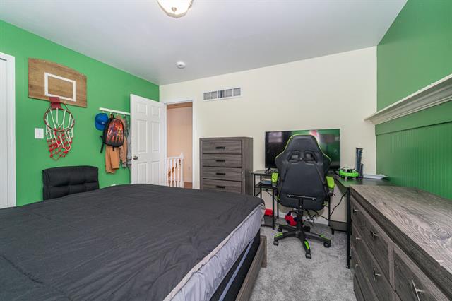 Builiding view nineteen for 21006 Annapolis, Dearborn Heights, MI. 48125