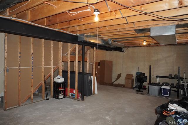 Builiding view sixteen for 35726 Brush, Wayne, MI. 48184