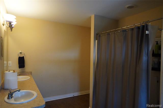 Builiding view thirteen for 35726 Brush, Wayne, MI. 48184