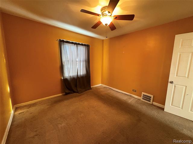 Builiding view fifteen for 4216 Syracuse, Dearborn Heights, MI. 48125