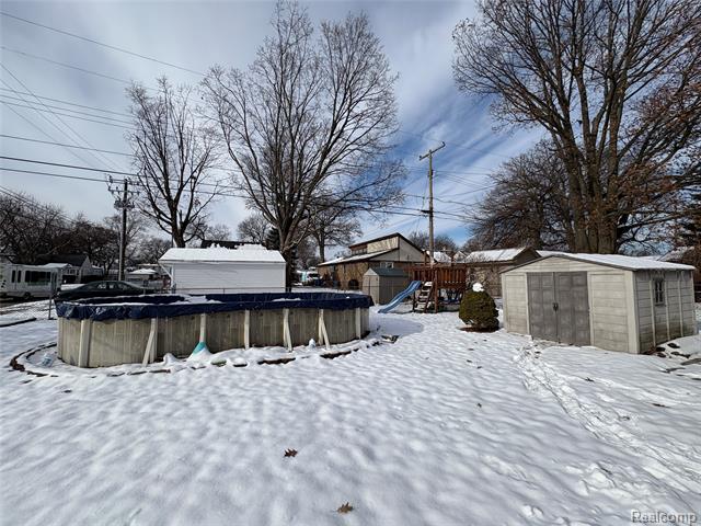 Builiding view forty nine for 4216 Syracuse, Dearborn Heights, MI. 48125