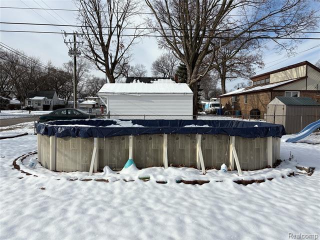 Builiding view forty seven for 4216 Syracuse, Dearborn Heights, MI. 48125