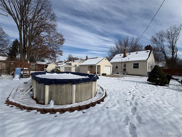 Builiding view forty six for 4216 Syracuse, Dearborn Heights, MI. 48125