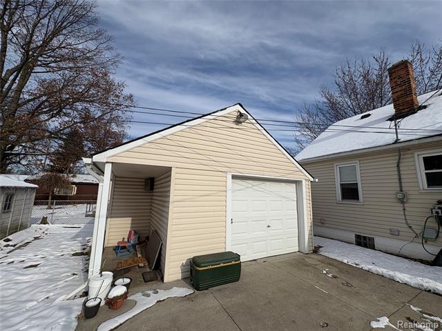 Builiding view forty two for 4216 Syracuse, Dearborn Heights, MI. 48125