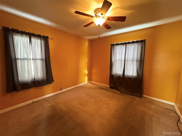 Builiding view fourteen for 4216 Syracuse, Dearborn Heights, MI. 48125