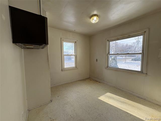 Builiding view nine for 4216 Syracuse, Dearborn Heights, MI. 48125