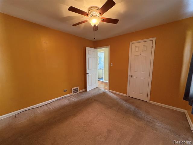 Builiding view seventeen for 4216 Syracuse, Dearborn Heights, MI. 48125