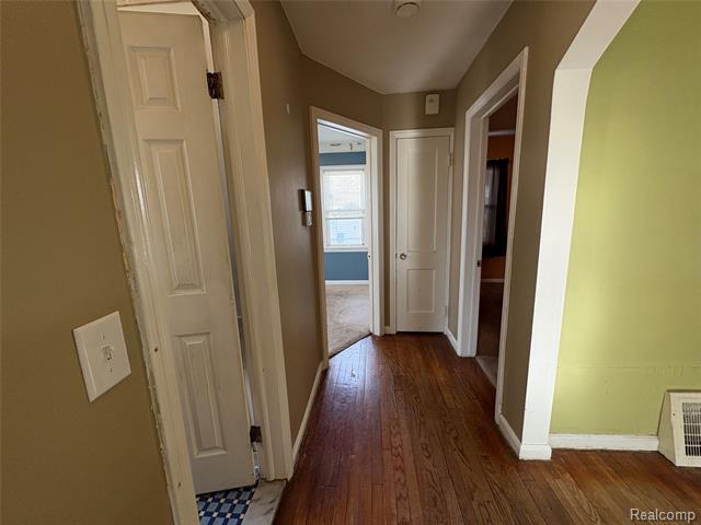 Builiding view six for 4216 Syracuse, Dearborn Heights, MI. 48125