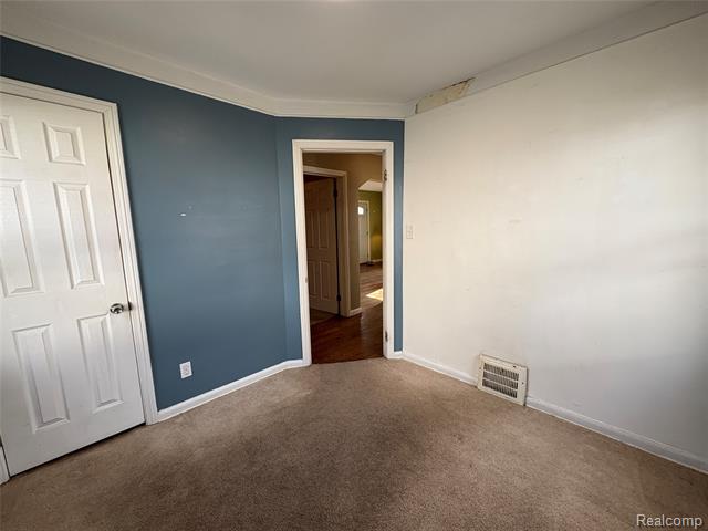 Builiding view thirteen for 4216 Syracuse, Dearborn Heights, MI. 48125