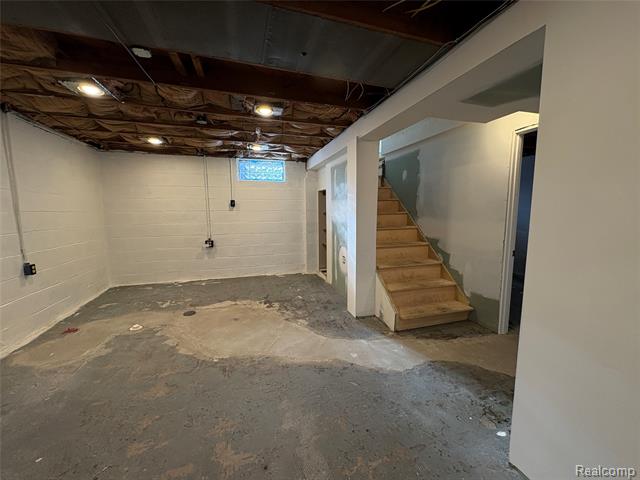 Builiding view twenty six for 4216 Syracuse, Dearborn Heights, MI. 48125