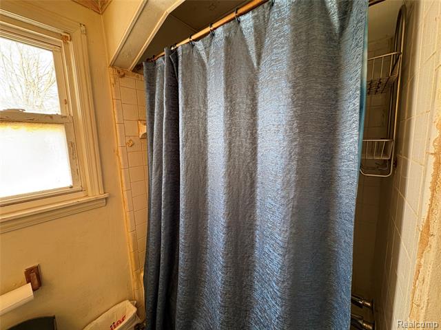 Builiding view twenty three for 4216 Syracuse, Dearborn Heights, MI. 48125