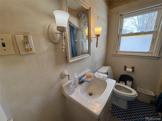 Builiding view twenty two for 4216 Syracuse, Dearborn Heights, MI. 48125