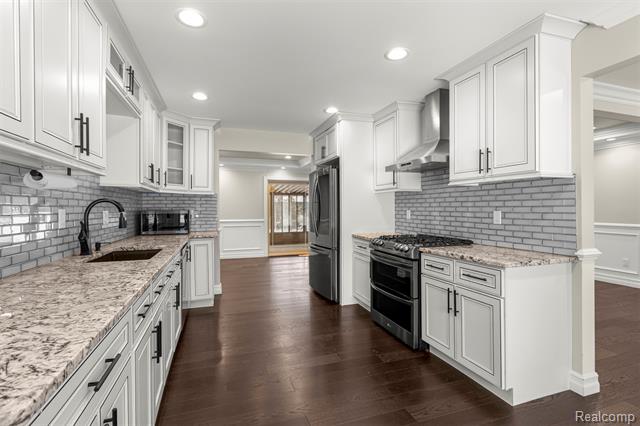 Builiding view eleven for 41925 South, Canton, MI. 48188