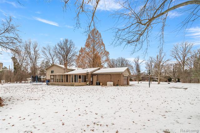 Builiding view thirty one for 41925 South, Canton, MI. 48188