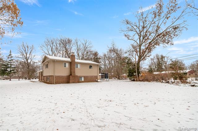 Builiding view thirty for 41925 South, Canton, MI. 48188