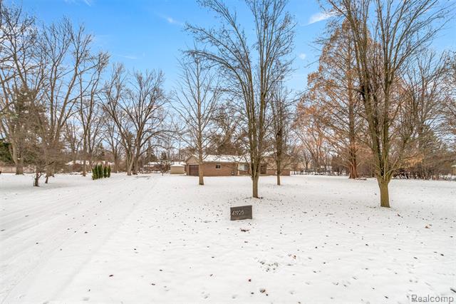 Builiding view two for 41925 South, Canton, MI. 48188