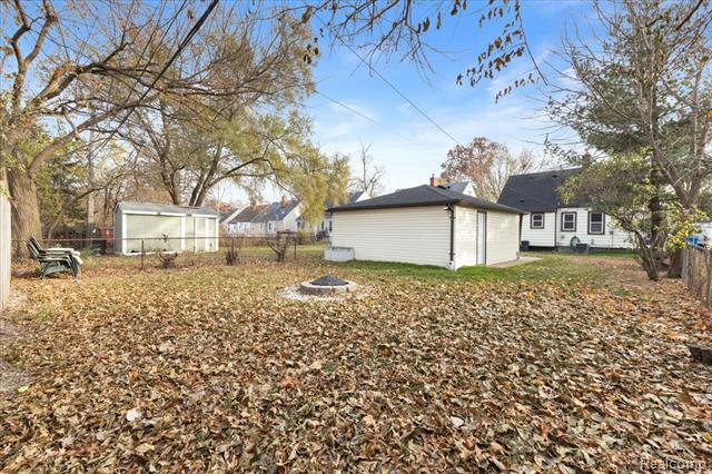 Builiding view twenty for 24080 Stanford, Dearborn Heights, MI. 48125