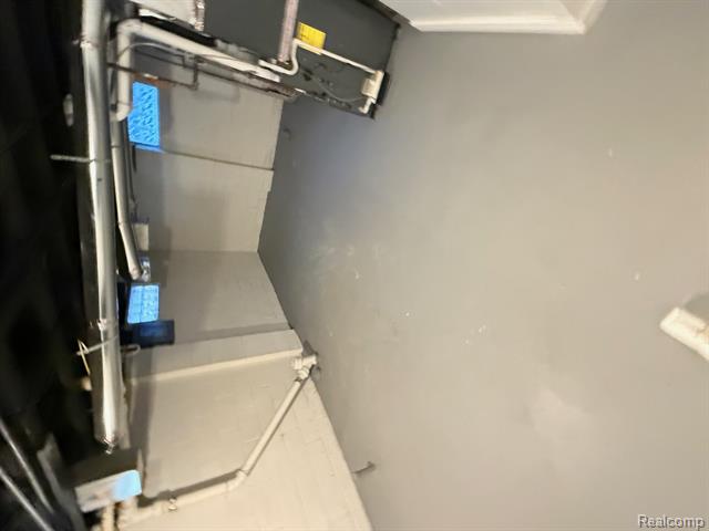 Builiding view eight for 3800 West Point, Dearborn, MI. 48124