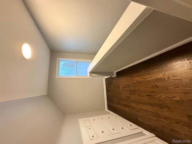 Builiding view sixteen for 3800 West Point, Dearborn, MI. 48124