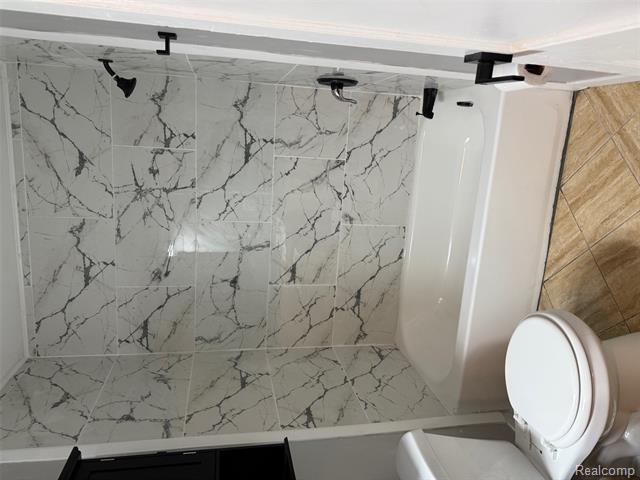 Builiding view twenty for 3800 West Point, Dearborn, MI. 48124