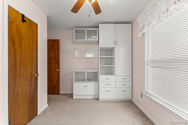 Builiding view eleven for 24716 Ross, Dearborn, MI. 48124