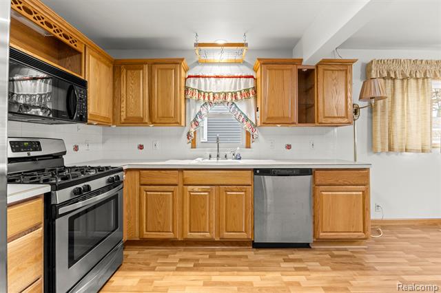 Builiding view fourteen for 24716 Ross, Dearborn, MI. 48124