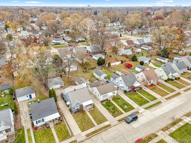 Builiding view thirty five for 24716 Ross, Dearborn, MI. 48124