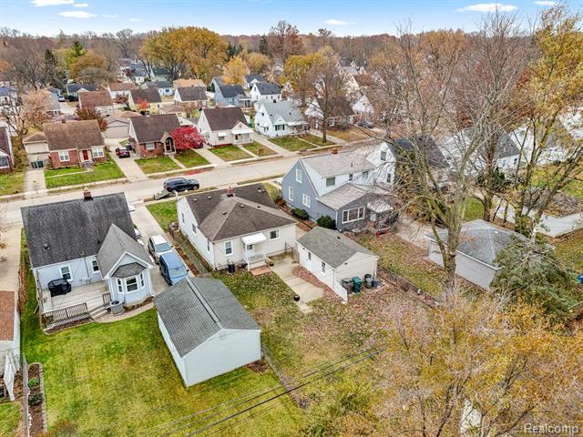 Builiding view thirty two for 24716 Ross, Dearborn, MI. 48124