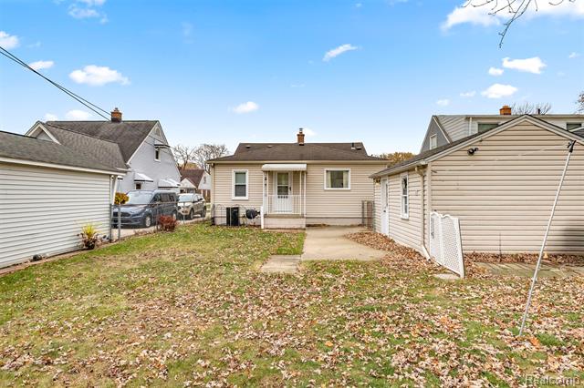 Builiding view thirty for 24716 Ross, Dearborn, MI. 48124