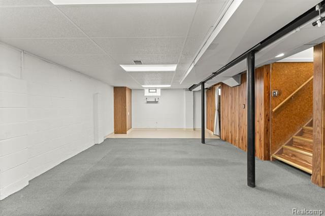 Builiding view twenty four for 24716 Ross, Dearborn, MI. 48124