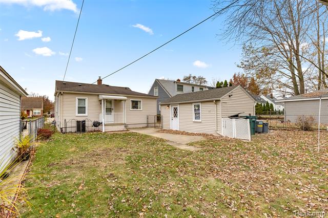 Builiding view twenty nine for 24716 Ross, Dearborn, MI. 48124