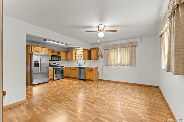 Builiding view twenty one for 24716 Ross, Dearborn, MI. 48124