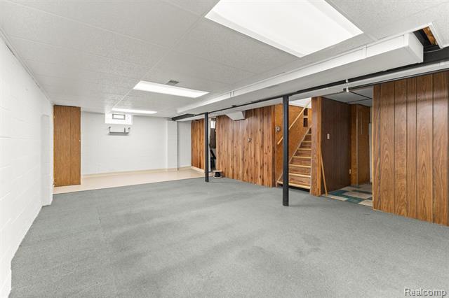 Builiding view twenty three for 24716 Ross, Dearborn, MI. 48124