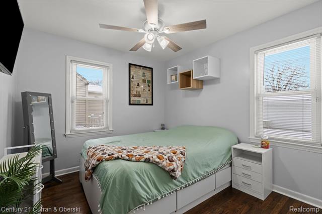 Builiding view eighteen for 3304 Chestnut, Dearborn, MI. 48124