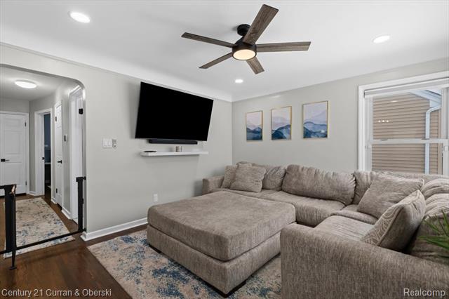 Builiding view four for 3304 Chestnut, Dearborn, MI. 48124