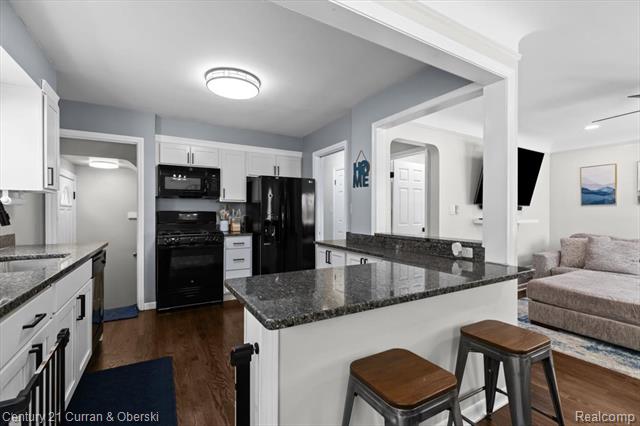 Builiding view ten for 3304 Chestnut, Dearborn, MI. 48124