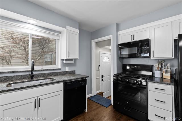 Builiding view twelve for 3304 Chestnut, Dearborn, MI. 48124