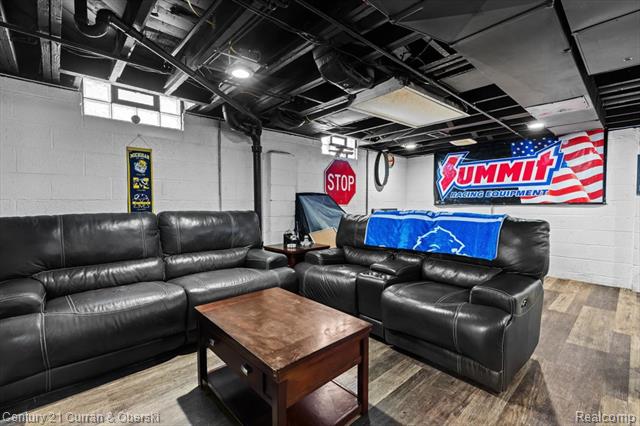 Builiding view twenty five for 3304 Chestnut, Dearborn, MI. 48124